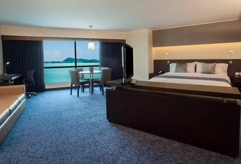 سوییت جونیور, Wyndham Guayaquil, Puerto Santa Ana