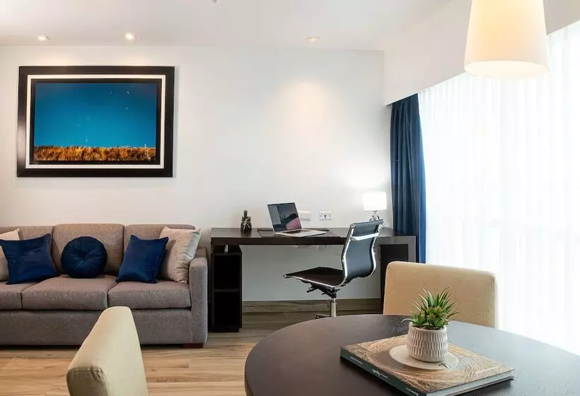 سوییت جونیور, Wyndham Guayaquil, Puerto Santa Ana