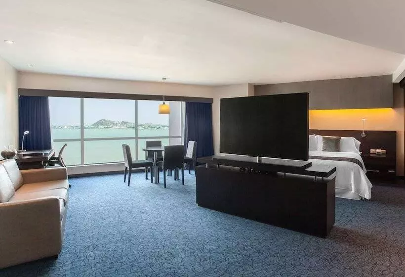 سوییت جونیور, Wyndham Guayaquil, Puerto Santa Ana