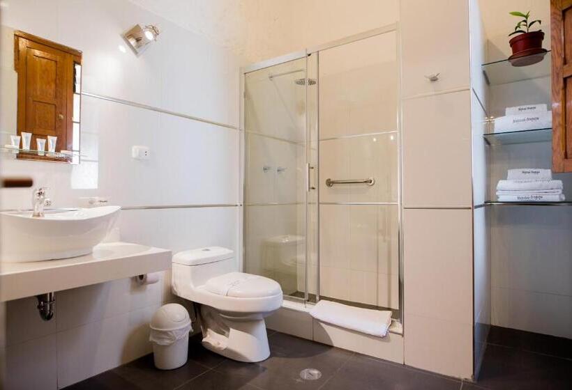 غرفة قياسية ثلاثية, Majestad Hotel Boutique