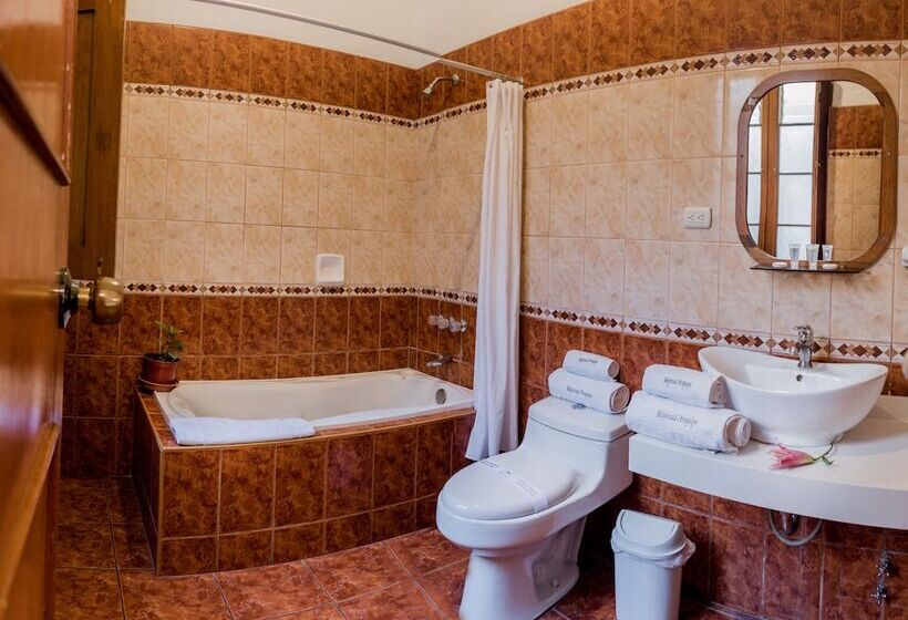 غرفة قياسية ثلاثية, Majestad Hotel Boutique