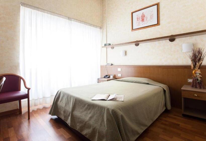 استودیوی استاندارد, Residence Desenzano