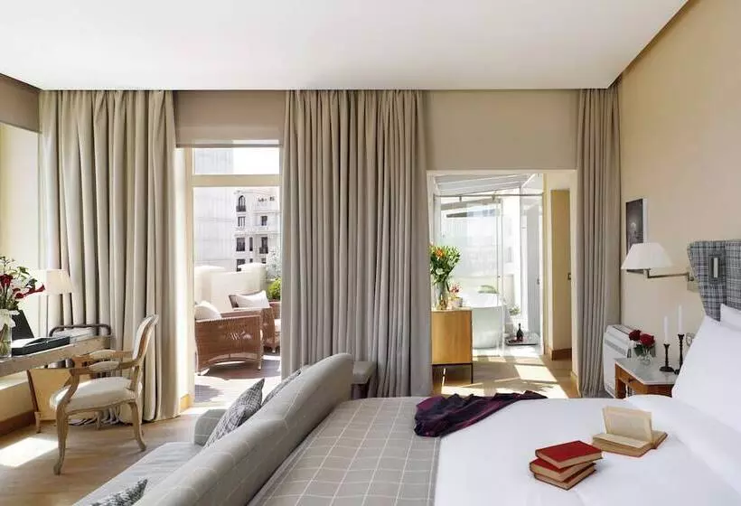 سوئیت جونیور با تراس, Urso Hotel & Spa, A Small Luxury Hotel Of The World