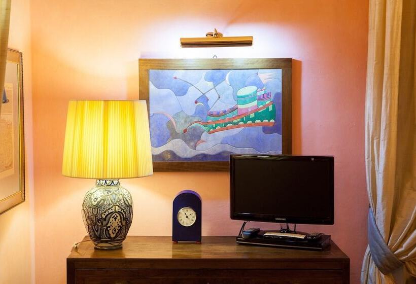 اتاق اجرایی سه نفره, Antica Dimora Johlea