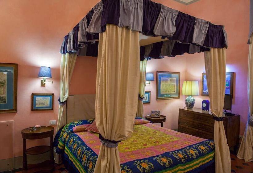 اتاق اجرایی سه نفره, Antica Dimora Johlea