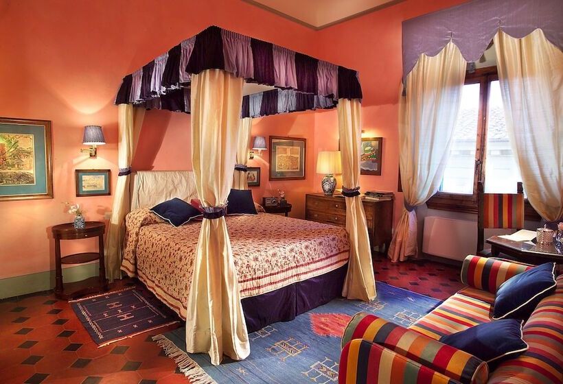 اتاق اجرایی سه نفره, Antica Dimora Johlea