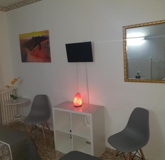 اتاق استاندارد چهارنفره با سرویس بهداشتی مشترک, Hostal Diaz