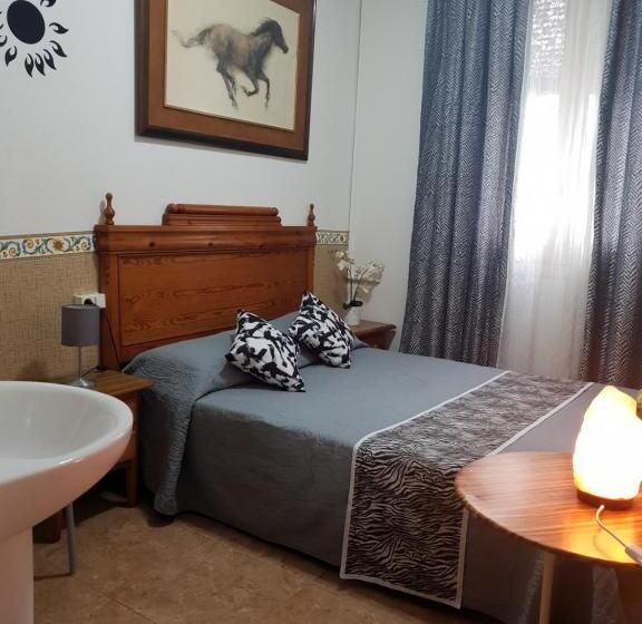 اتاق استاندارد با سرویس بهداشتی مشترک, Hostal Diaz