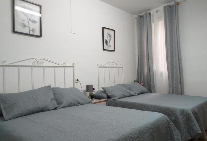 اتاق استاندارد چهار تخته, Hostal Diaz