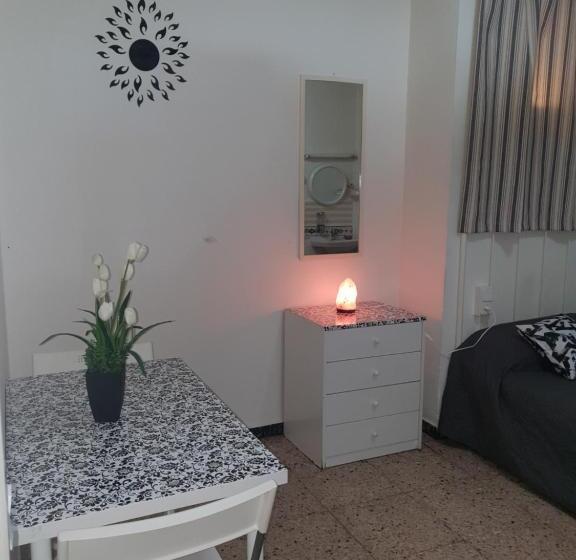 اتاق استاندارد, Hostal Diaz