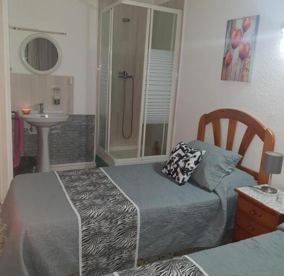 اتاق استاندارد سه نفره, Hostal Diaz