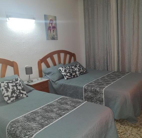 اتاق استاندارد سه نفره, Hostal Diaz