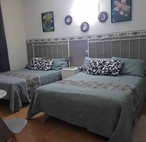 اتاق استاندارد چهار تخته, Hostal Diaz