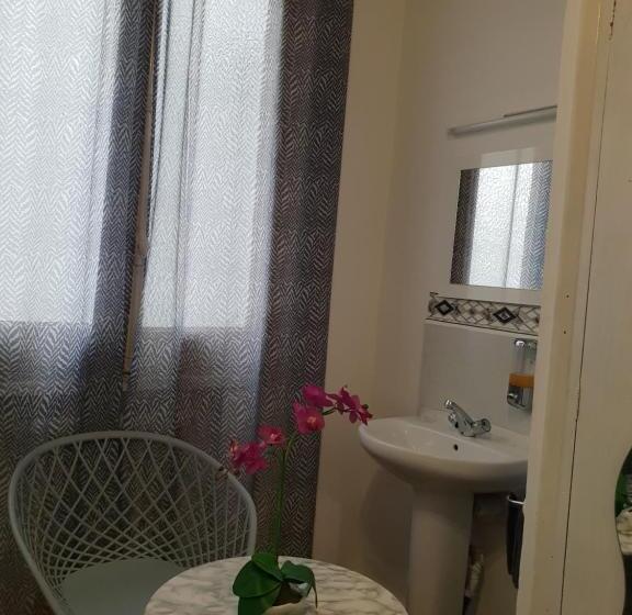 اتاق استاندارد سه نفره, Hostal Diaz