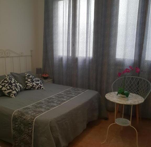 اتاق استاندارد سه نفره, Hostal Diaz