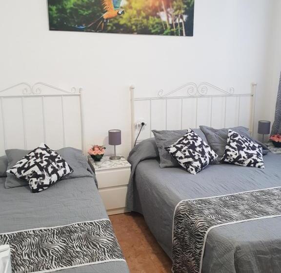 اتاق استاندارد سه نفره, Hostal Diaz