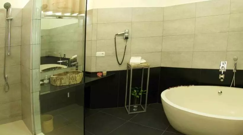 Suite, Silos19 Suites