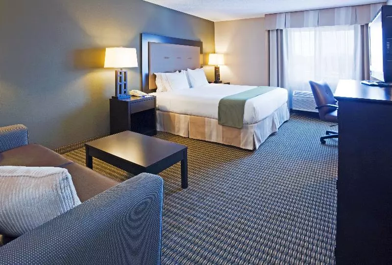 身障者適用キングサイズベッドルーム, Candlewood Suites Houma, An Ihg