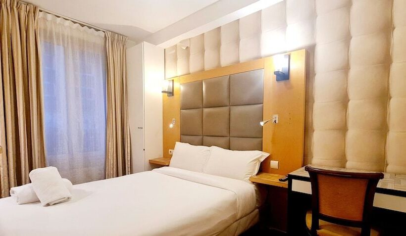 اتاق استاندارد با سرویس بهداشتی مشترک, De France 18