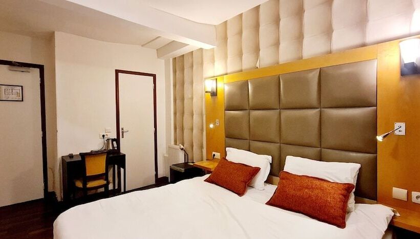 اتاق استاندارد, De France 18