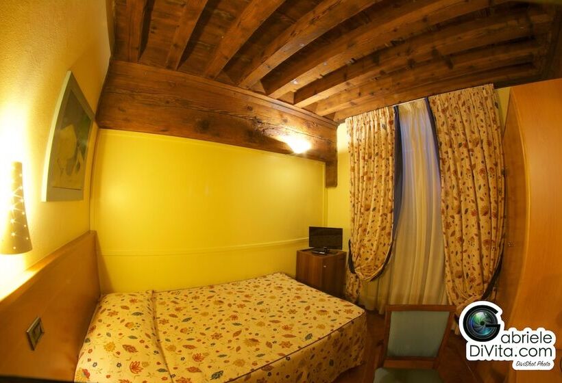 Pokój Comfort Jednoosobowy, La Luna