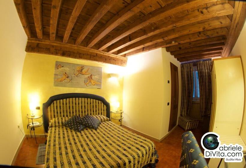 Pokój Superior, La Luna