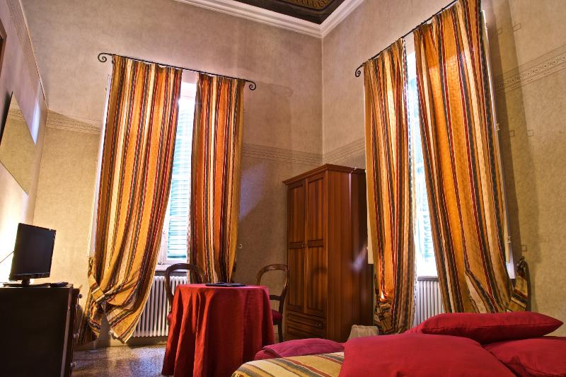 Pokój Standard Trzyosobowy, La Luna