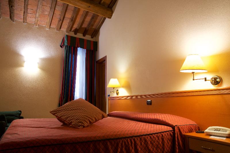 Pokój Standard Trzyosobowy, La Luna