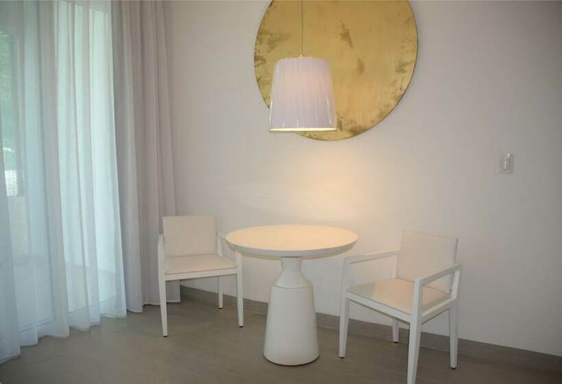 סוויטת ג'וניור דלוקס, Platinum Yucatan Princess - Adults Only - All Inclusive