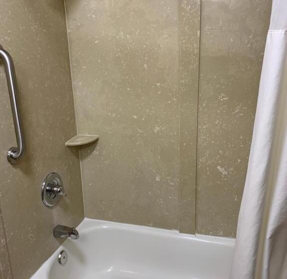 غرفة قياسية, Quality Inn & Suites Quantico