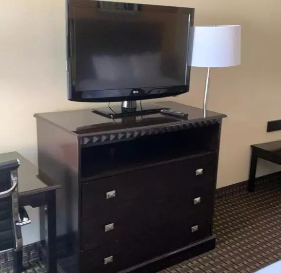 身障者適用キングサイズベッドルーム, Quality Inn & Suites Quantico