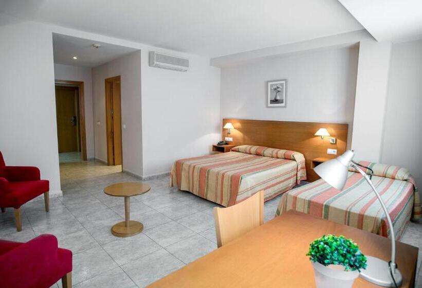 غرفة قياسية ثلاثية, Rostits