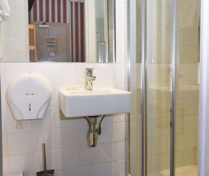 スタンダードトリプルルーム, Sully