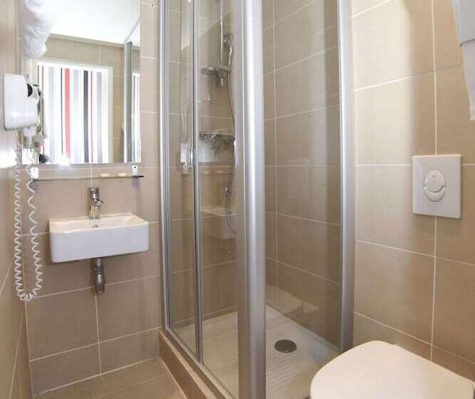 スタンダードトリプルルーム, Sully