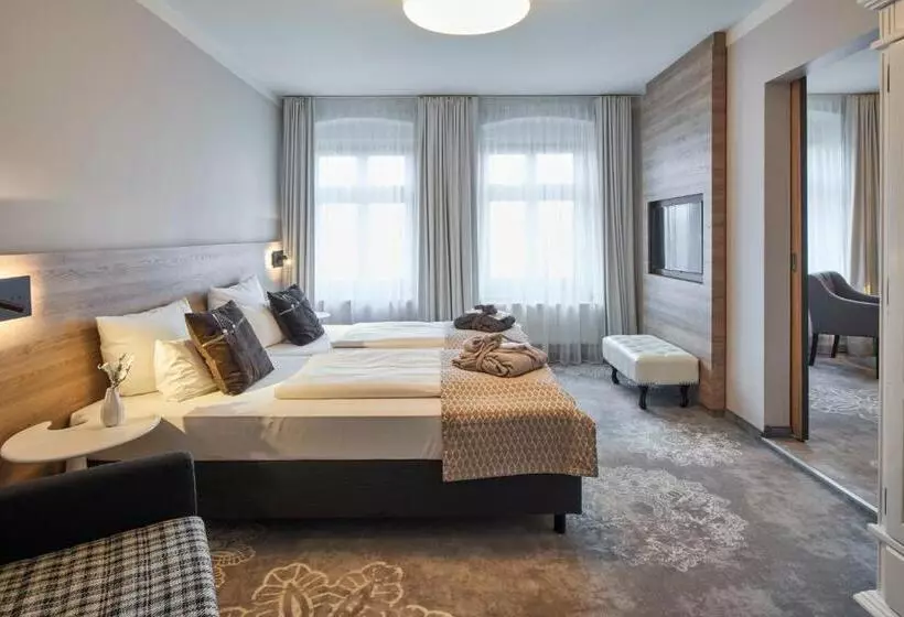 スイート, Via Regia   Vias Hotels