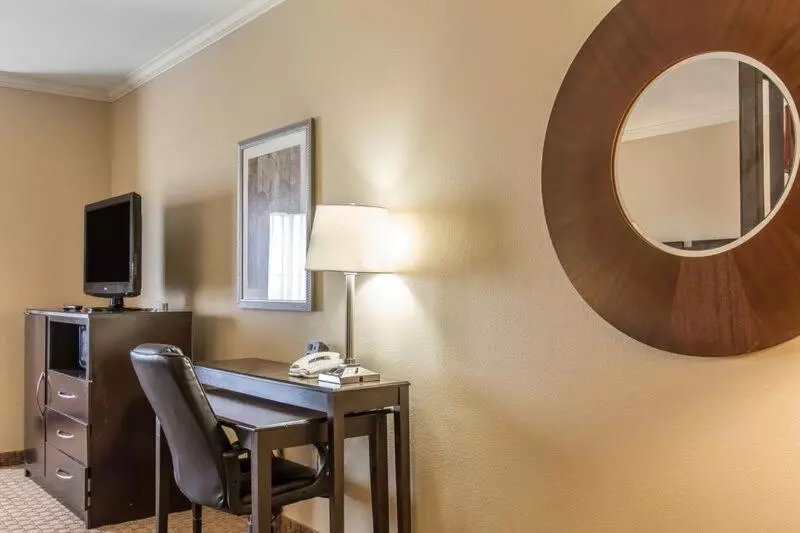 スイート, Comfort Suites Lawton Near Fort Sill
