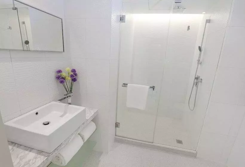 اتاق لوکس, Dorsett Tsuen Wan Hong Kong
