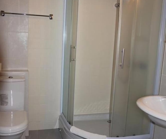 اتاق استاندارد سه نفره, Etn