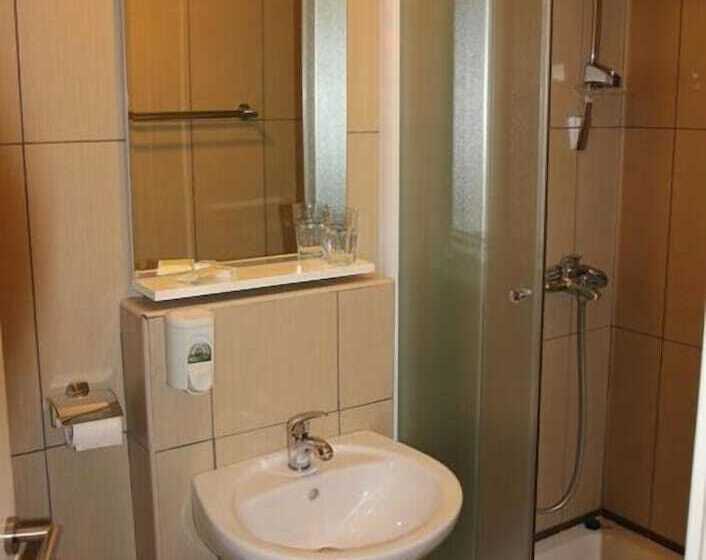 اتاق استاندارد سه نفره, Etn