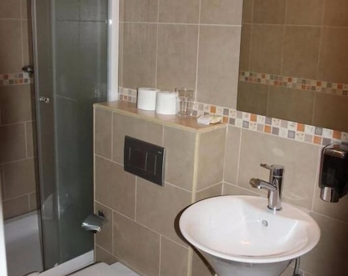 اتاق استاندارد سه نفره, Etn