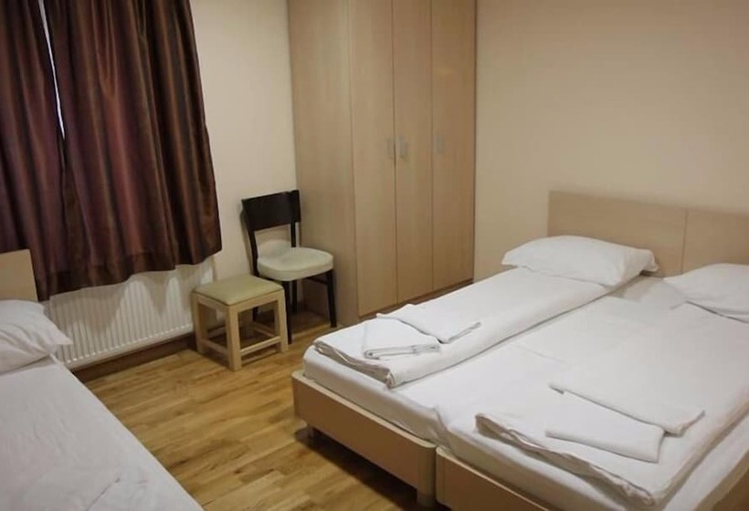 اتاق استاندارد سه نفره, Etn