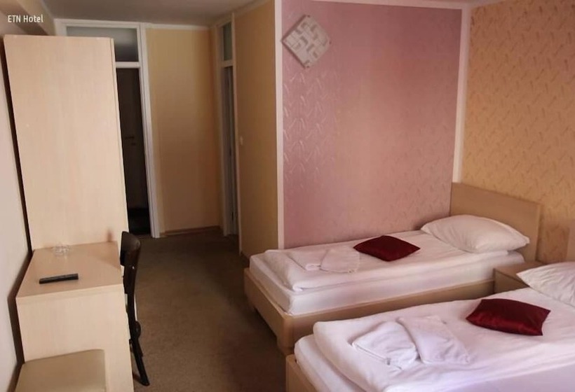 اتاق استاندارد سه نفره, Etn