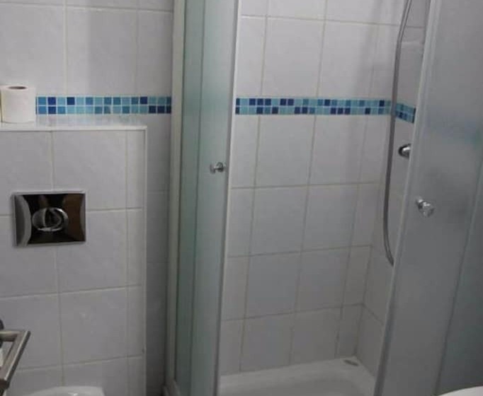 اتاق خانوادگی, Etn