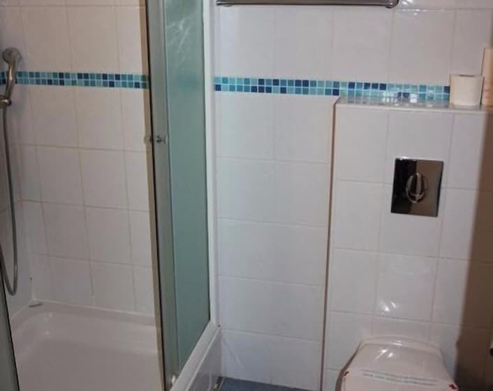 اتاق خانوادگی, Etn