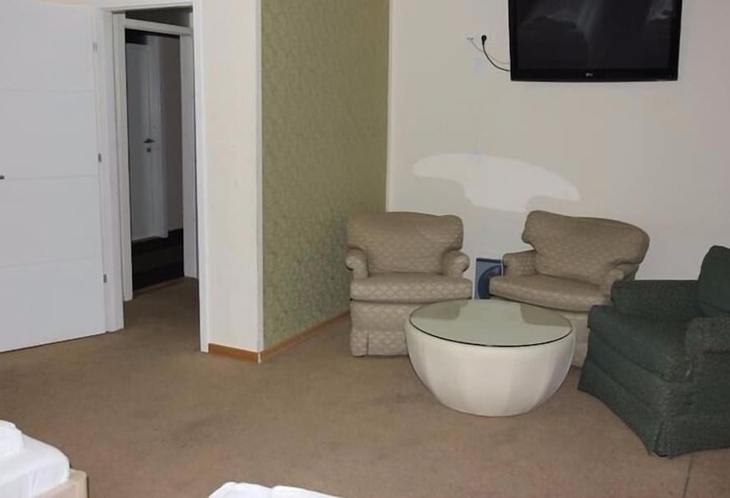 اتاق خانوادگی, Etn