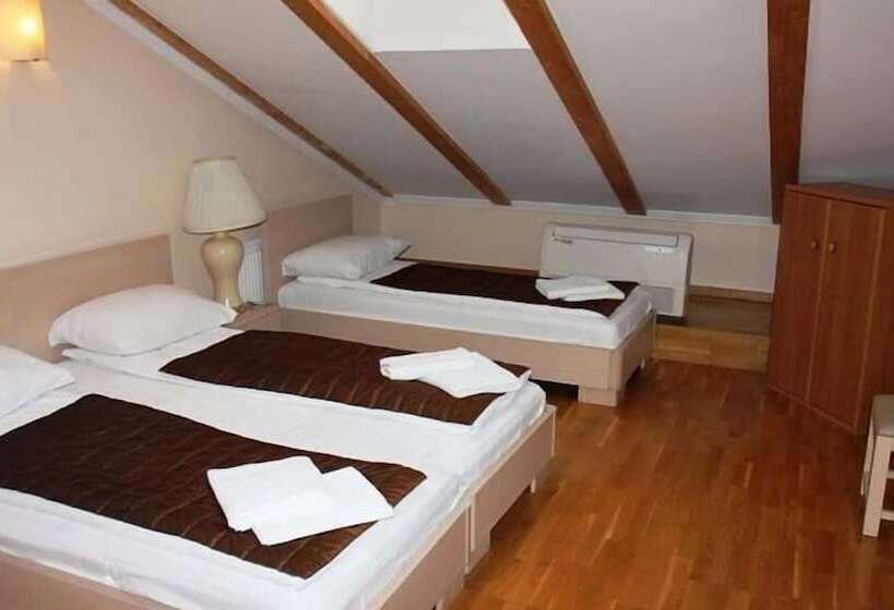 اتاق خانوادگی, Etn