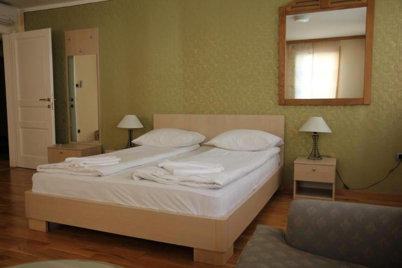 اتاق استاندارد یک نفره, Etn