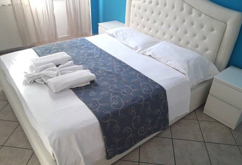 اتاق استاندارد سه نفره, Fiammetta