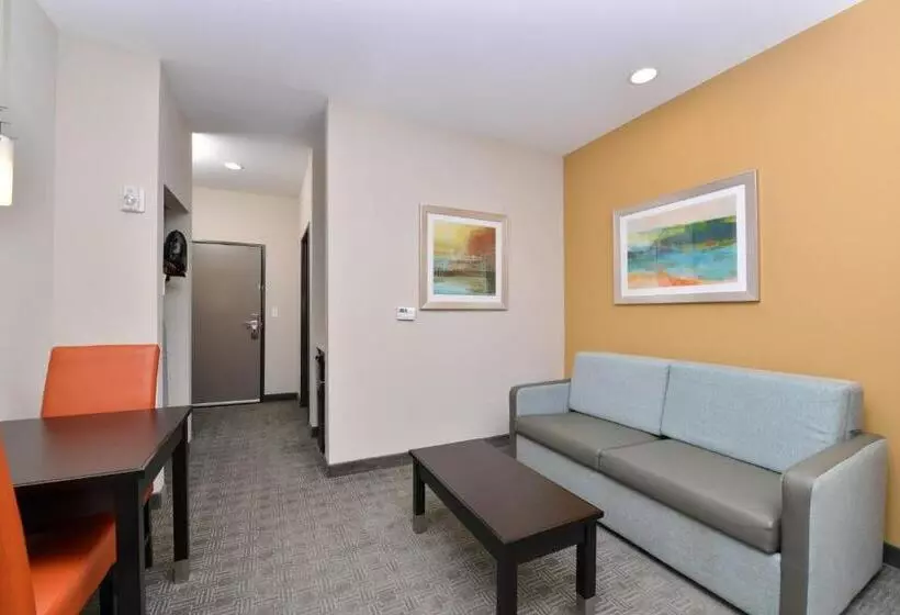 スイート, Holiday Inn Express & Suites Austin South, An Ihg