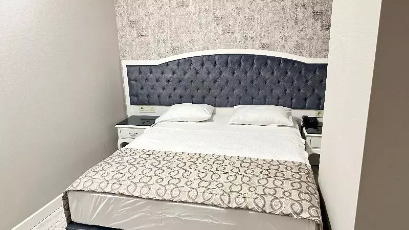 キングサイズベッドのスイートルーム, Holiday Inn Express & Suites Greenfield, An Ihg
